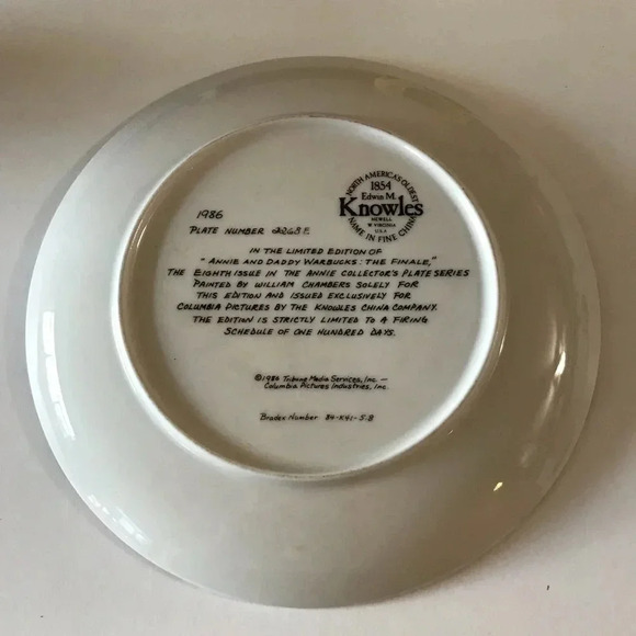 Annie and Daddy Warbucks the finale Collectors Plate vintage Edwin m Knowles - Picture 5 of 8